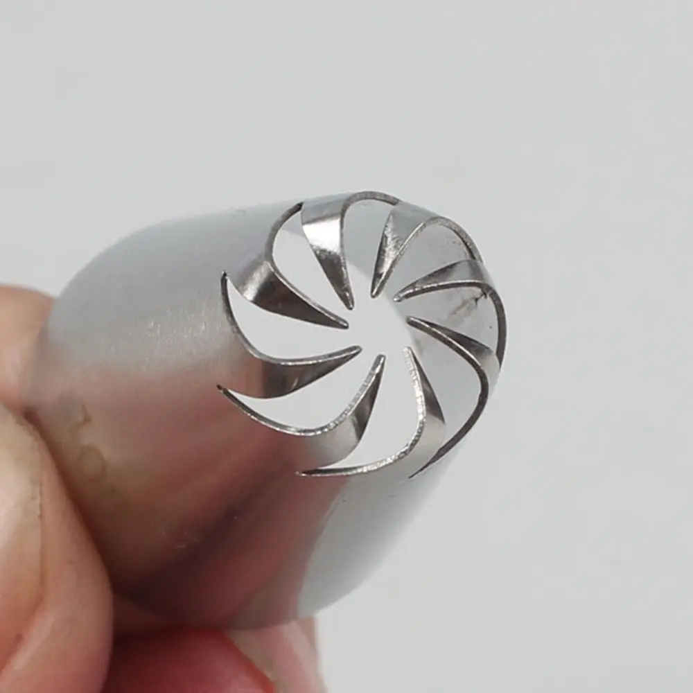 

#108 Stainless steel Icing Nozzle Decorating Tip Cake Craft Pastry Decor Tool