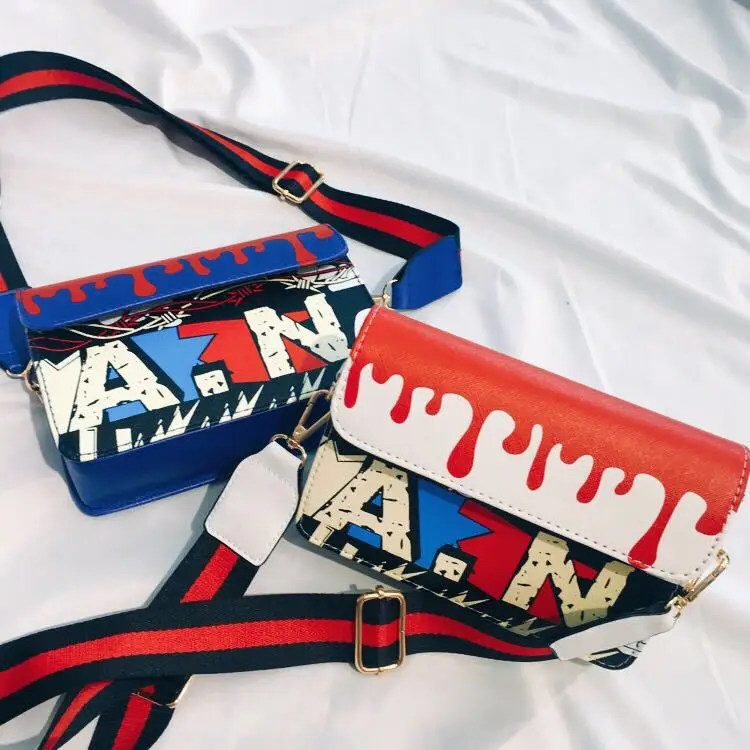 4388190975_1924897600