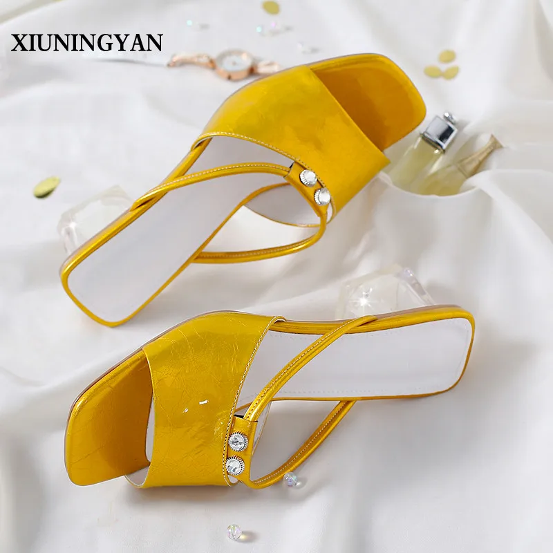 

XIUNINGYAN 2019 Women Slippers Cow Leather Summer Peep Toe Sexy Sandals Crystal Square Heel Beaches Sandals Party Dress 5.5cm