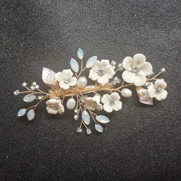 SLBRIDAL Crystal Rhinestone Freshwater Pearls Ceramic Flower Bridal Wedding Hair Clip Barrettes Hair Pins Stickers Women Jewelry - Окраска металла: Hair Clip Barrettes