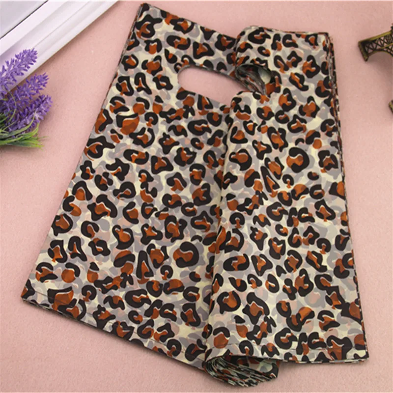 2016 New Design Wholesale 100pcs/lot 20*30cm Brown Sexy Leopard Packaging BagsWith Handle Plastic Underwear Clothing Bags