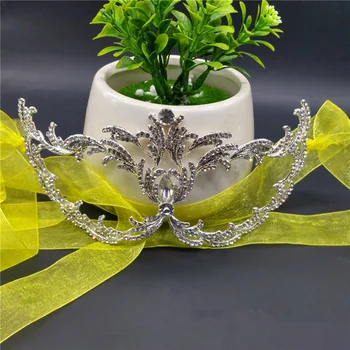 

Half Face Metal Filigree Venetian Beautiful Luxury Masquerade Mask Mardi Gras Party Eye Mask macka With Rhinestones