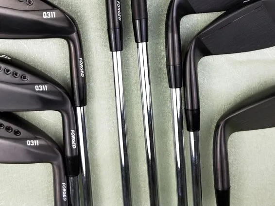 

2018 Men black 0311 iron golf forged iron golf club 3-9, W, a set of 8 R / S head cover steel rod free shipping.