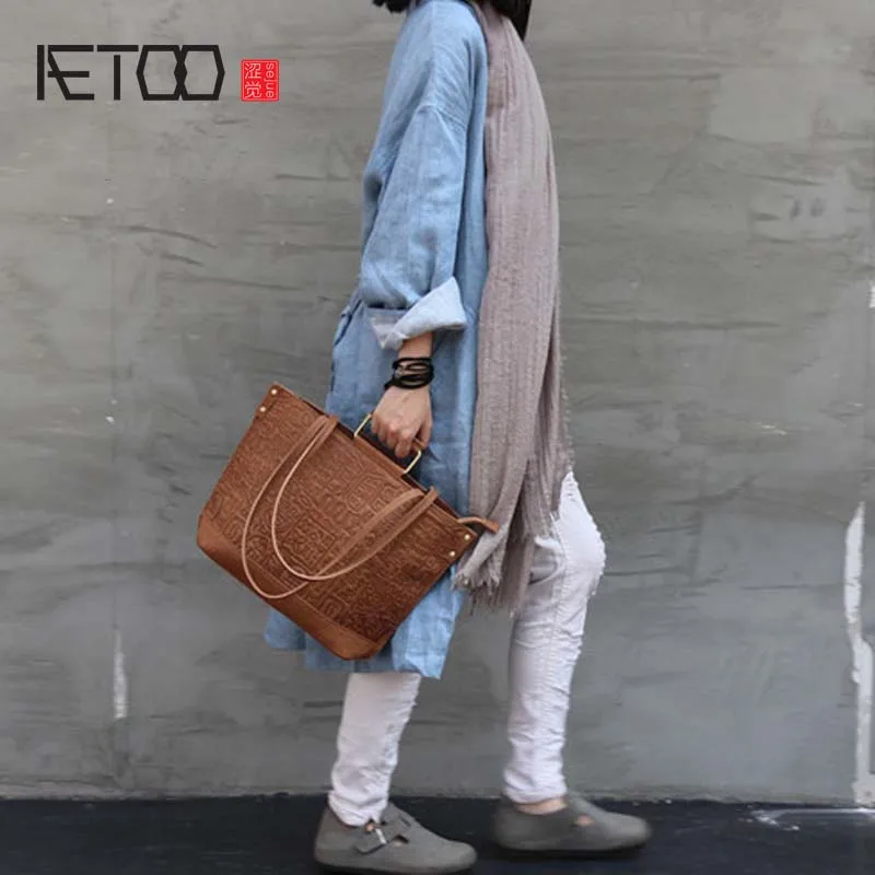 

AETOO Original New simple handbags embossed leather tote bag literary personality retro first layer leather handbag women