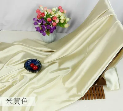 Высокая плотность эластичная атласная ткань cheongsam Hanfu шелковая ткань 1 м - Цвет: Бежевый