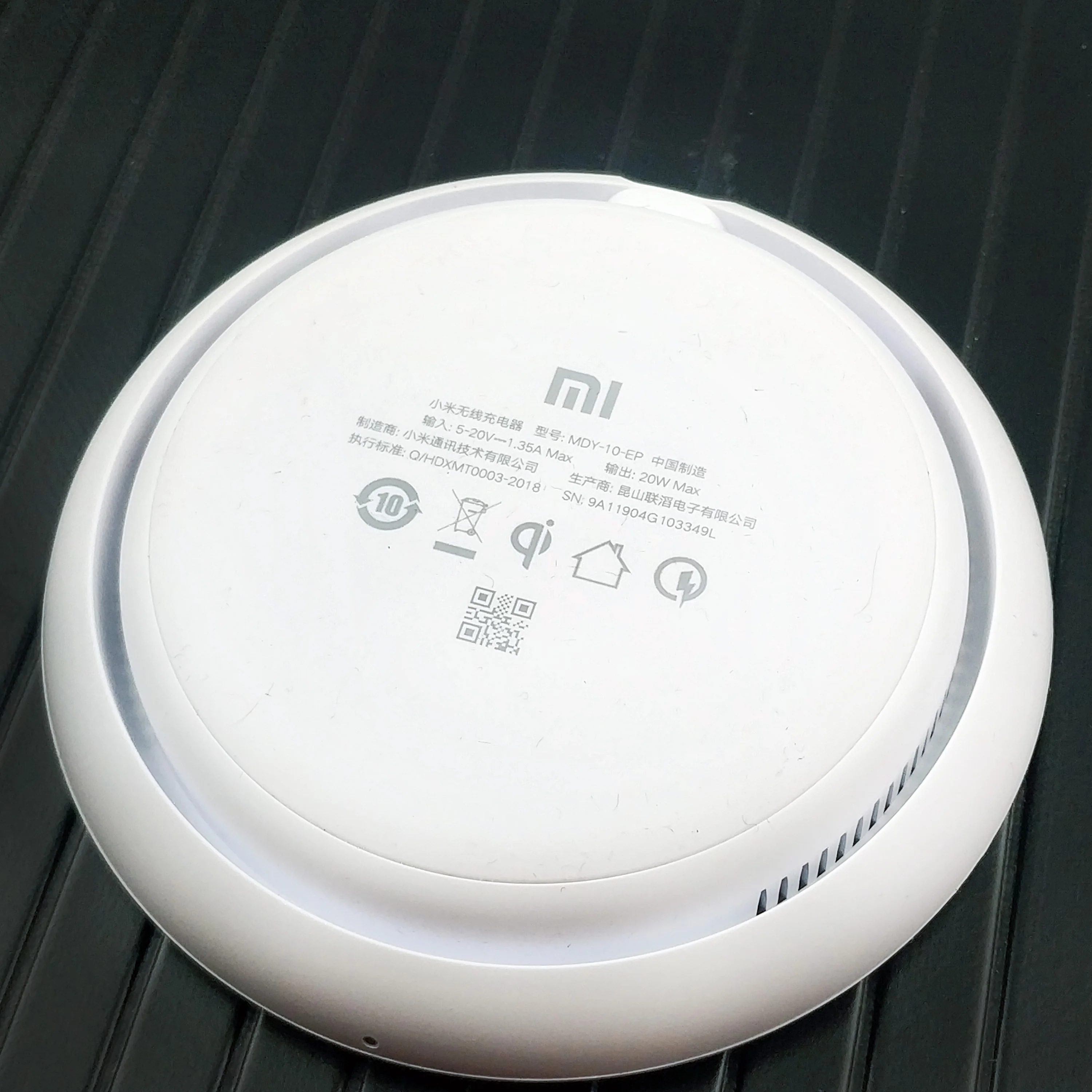 Оригинальное Беспроводное зарядное устройство xiaomi mi 20 w max qi epp 1.35A адаптер быстрой