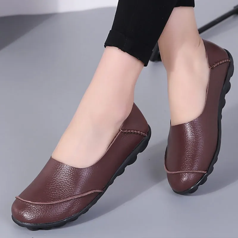 Элегантная женская обувь на плоской подошве; женские лоферы без застежки размера плюс 35-44; коллекция года; модные стильные женские весенние туфли на плоской подошве с круглым носком - Цвет: Coffee