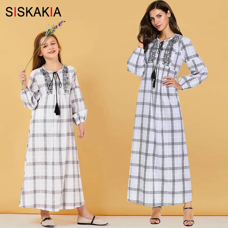 

Family Look Mother And Daughter Clothes lantern Long Sleeve Plaid Embroidered Long Dress Female White Muslim Wears Autumn 2019