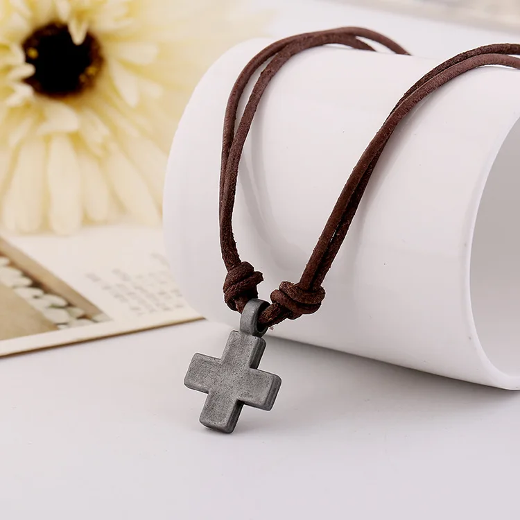 Simple Trendy European Style Leather Short Necklace Men Cross Pendant