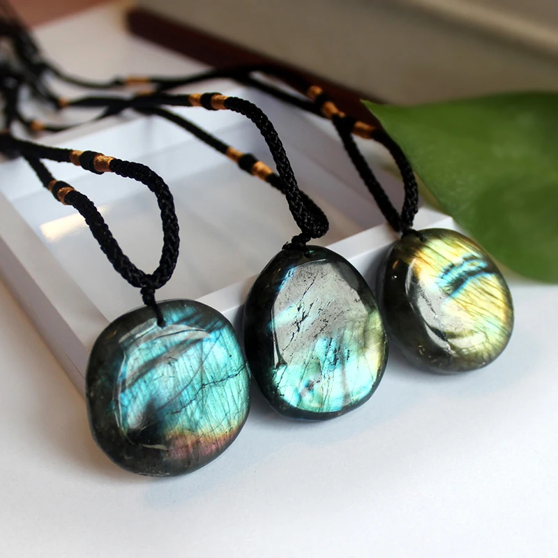 

Natural Irregular Labradorite Moonstone Stone Pendants & Necklaces Sunlight Shaped Energy Stone Women Men Healing Necklace