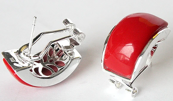 

BEAUTIFUL NEW 925 SILVER RED CORAL STUD EARRINGS 13X20MM 5.29