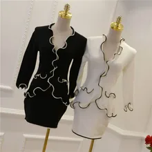 Crop Top And Skirt Set 2017 Spring New Women’s Suit Fashion Trend Three-dimensional Pearl V-neck Shirt + Knitted Skirt 2 Sets