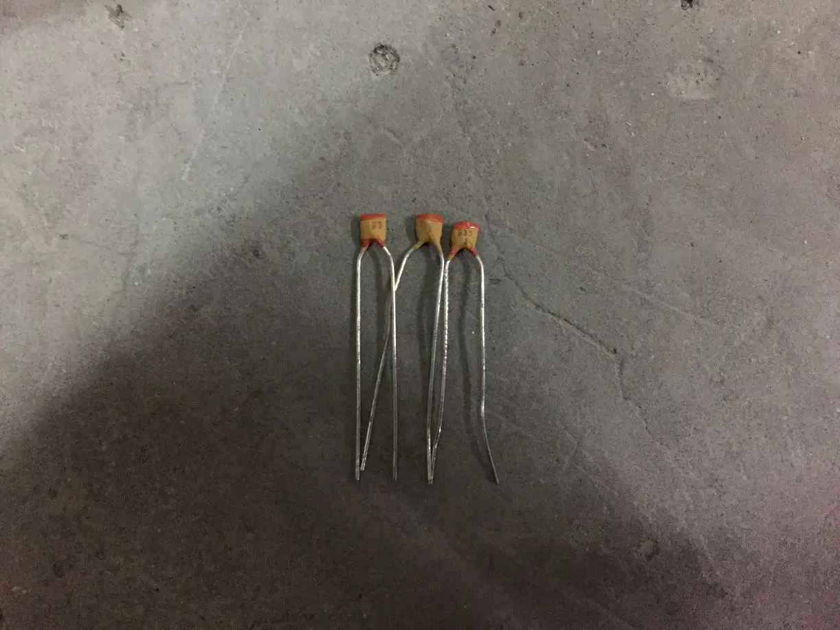 

20PCS/50PCS Spain PIHER silver film high frequency ceramic capacitor 100V56PF 56P 100V 5% Polypropylene free shipping
