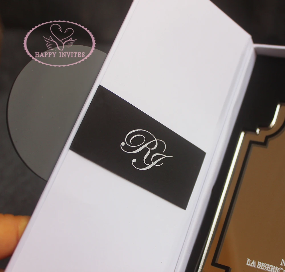 HI4077-05 Elegant White HardCover Box Invitation with Silver Mirror Invitation Acrylic Invitation with Black & White Printing Made in China