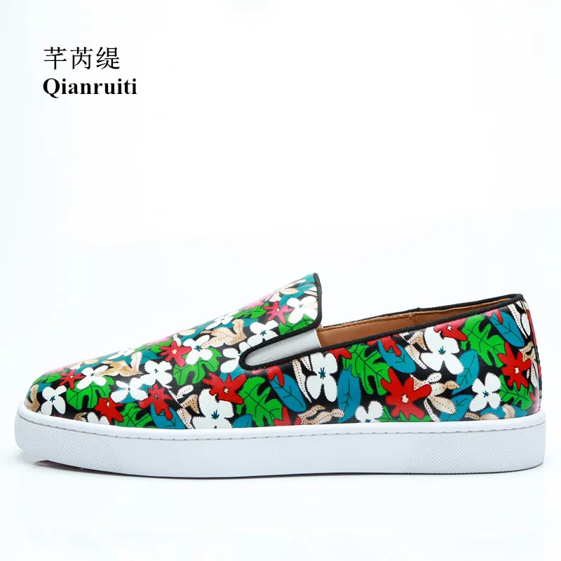 

Qianruiti Men Floral Flats Slip-on Sneakers Italy Street Shoes Low Top Printing Flower Men Runway Chaussures Hommes EU39-EU47