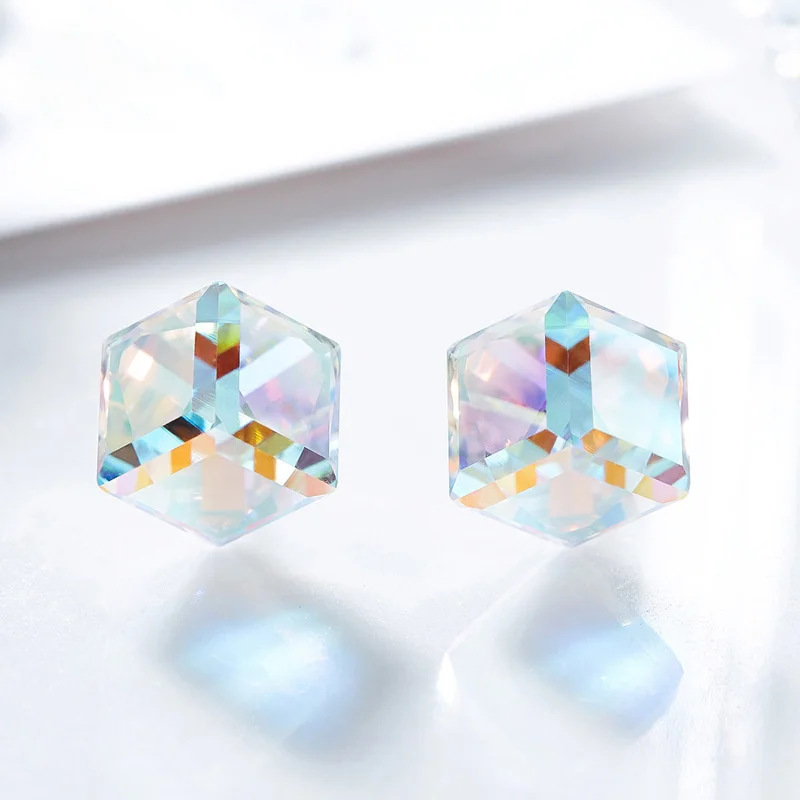 

925 Sterling Silver Sweet Fashionable Diamonds Stud Earrings for Women Embellished with Crystals from Swarovski for Gifts