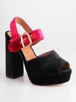 

SWEET SHOES spuntati Sandals with platform