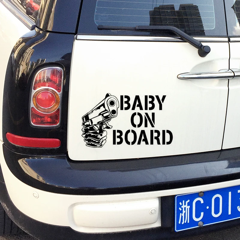 DONYUMMYJO 15,2 см * 9 см пистолет ребенка на борту предупреждающий знак безопасности Стикеры виниловая наклейка окно автомобильные аксессуары RW-168