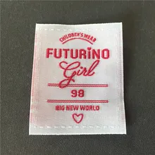 Индивидуальный с высокой плотностью белый фон с написанием Красного текста одежда тканевые ярлыки