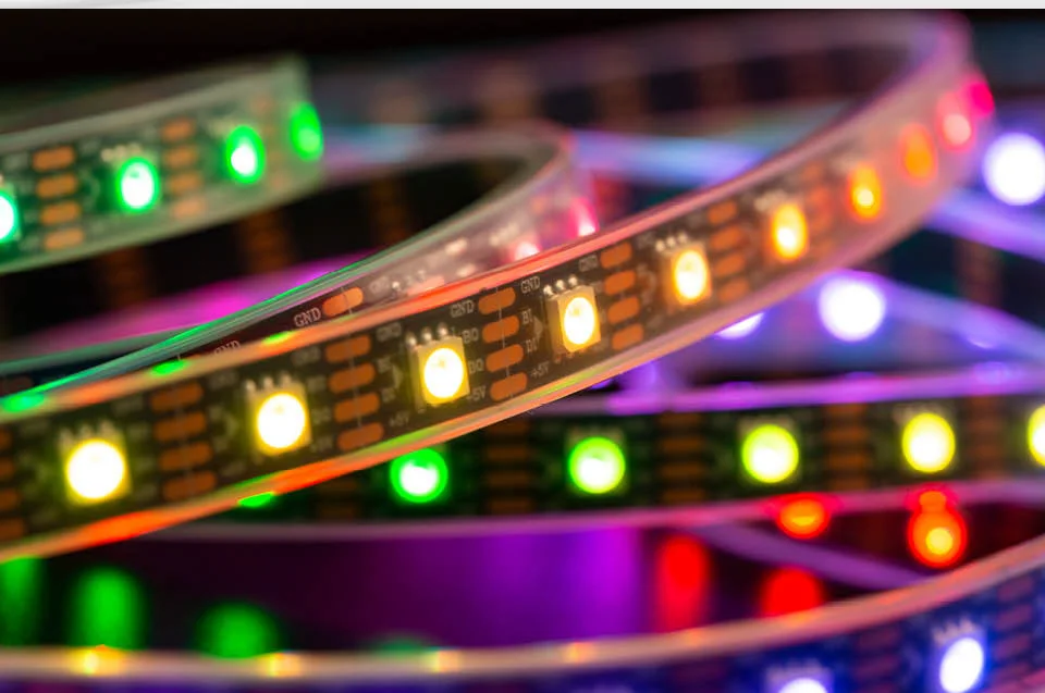 ws2813 rgb tira conduzida dual-sinal 1 m e 4 m e 5 m 30 e 60 e 100 e 144 pixels e leds e m ws2812b atualizado preto e branco pcb ip30 e ip65 e ip67 dc5v 8 pixel strip