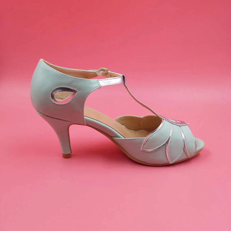 Vintage Women Sandals Hollow Out T-strap Shoes For Ladies Med Heels Open Toe Covered Heel Plus Size Wedding Shoes 2016 New Vintage Women Sandals Hollow Out T-strap Shoes For Ladies Med Heels Open Toe Covered Heel Plus Size Wedding Shoes 2016 New