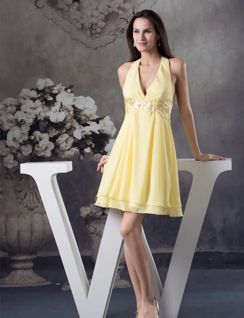 Beautiful Style 2015 On Sale A Line Halter Beading Flowers Short