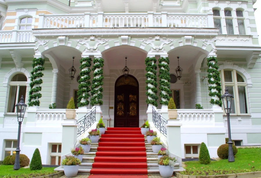 Laeacco Villa Arch Door Red Carpet Stairs Scene Photography Backdrops Vinyl Backdrop Custom Backgrounds Props For Photo Studio