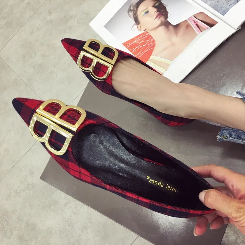 

LANSHITINA brand 2018 autumn new style pointed microfiber metal B buckle Flat black shoes woman