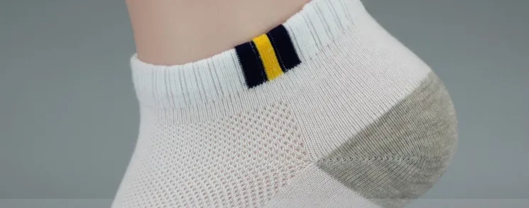 877