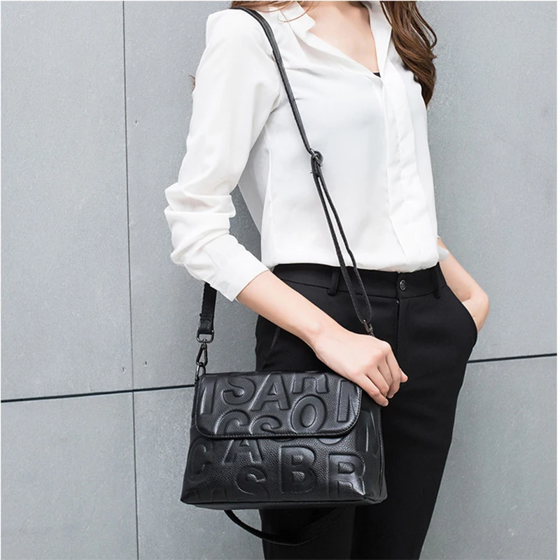 Сумка мессенджер из натуральной кожи с рельефными буквами 26*19*8 см|genuine leather shoulder