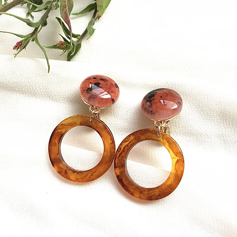 Free Shipping Fashion Round Brown Resin Holiday Earring in Stud