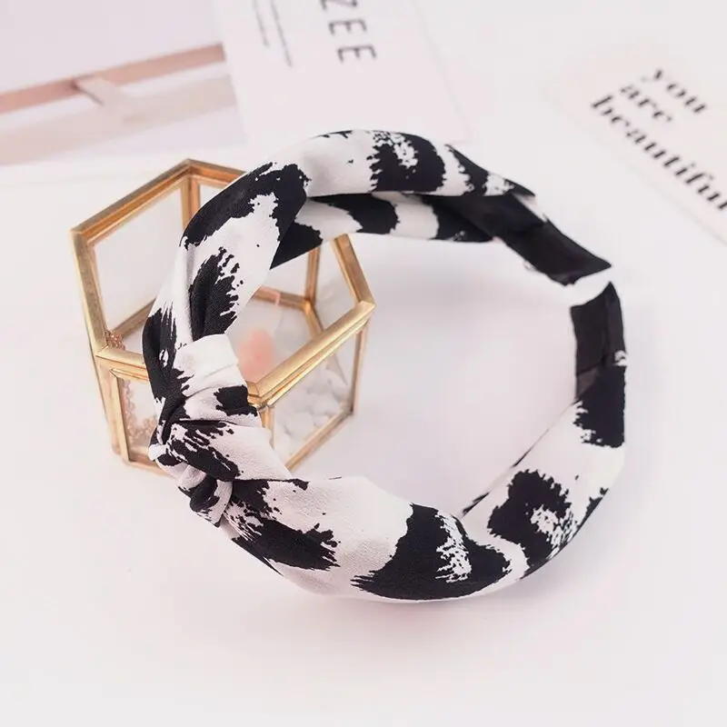 HTB1pytAXPLuK1Rjy0Fhq6xpdFXax