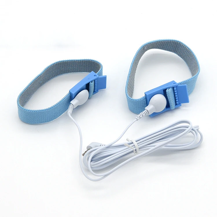 3668370493_279567083