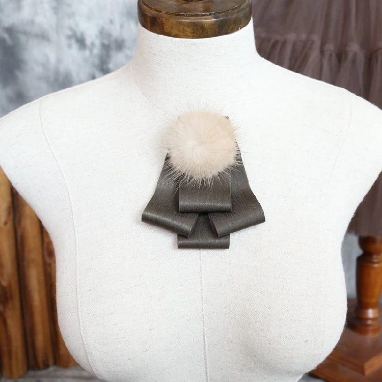 BOWTIE-BRONCH (6)