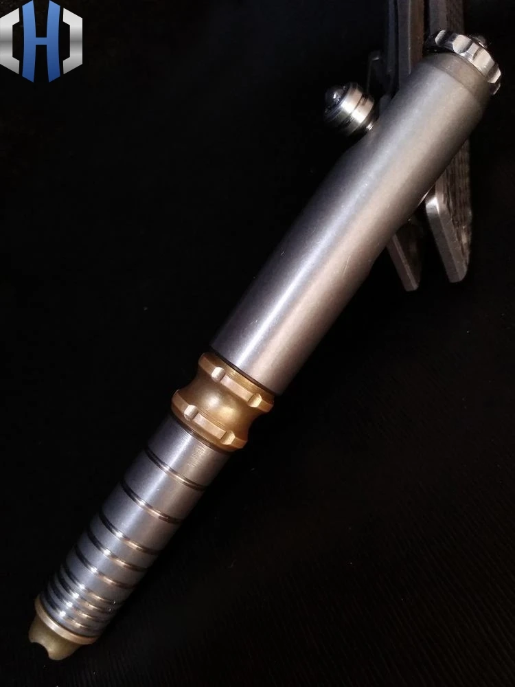 Tactical Pen Attack Pen Titanium Alloy Self-defense Broken Window Self-defense Gun Plug Pen Button