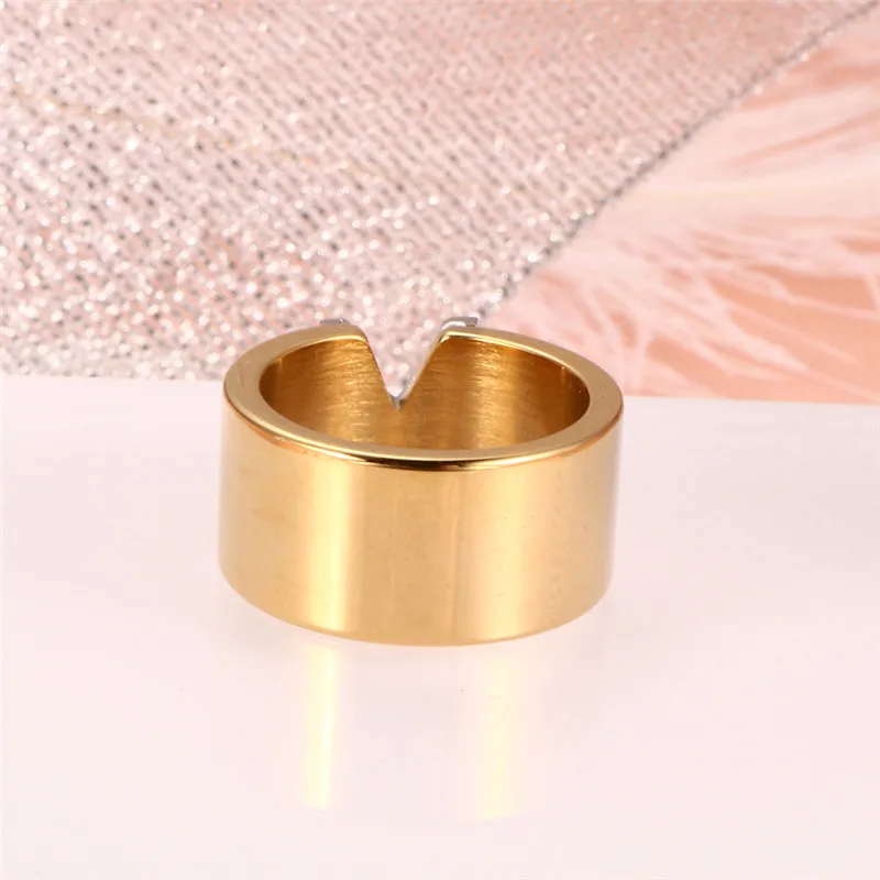 Модные ювелирные изделия из нержавеющей стали, золотой цвет, v-образная форма, роскошные обручальные кольца, Серебряное розовое золото, очаровательные кольца, Настраиваемые буквы для нее