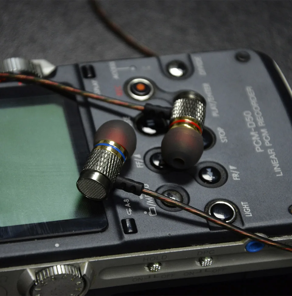 KZ_ED_Special_Edition_Gold_Plate_Housing_Earphone_with_Microphone_3.5mm_HD_HiFi_In_Ear_Monito_Bass_Stereo_Earbuds_for_Phone (18)