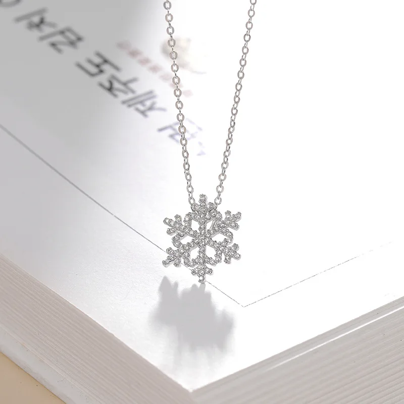 

925 Sterling Silver Necklace Snowflake Insert Drill Sweet Temperament