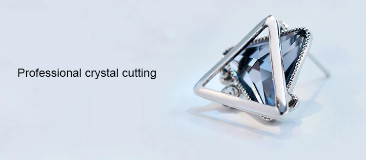 Geometric-triangle-crystal-stud-earrings_30