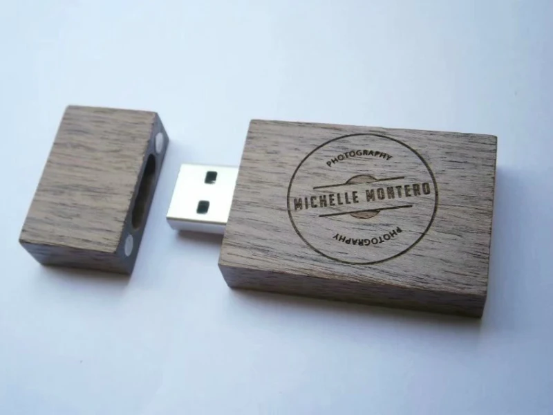 9996946871_1804312839