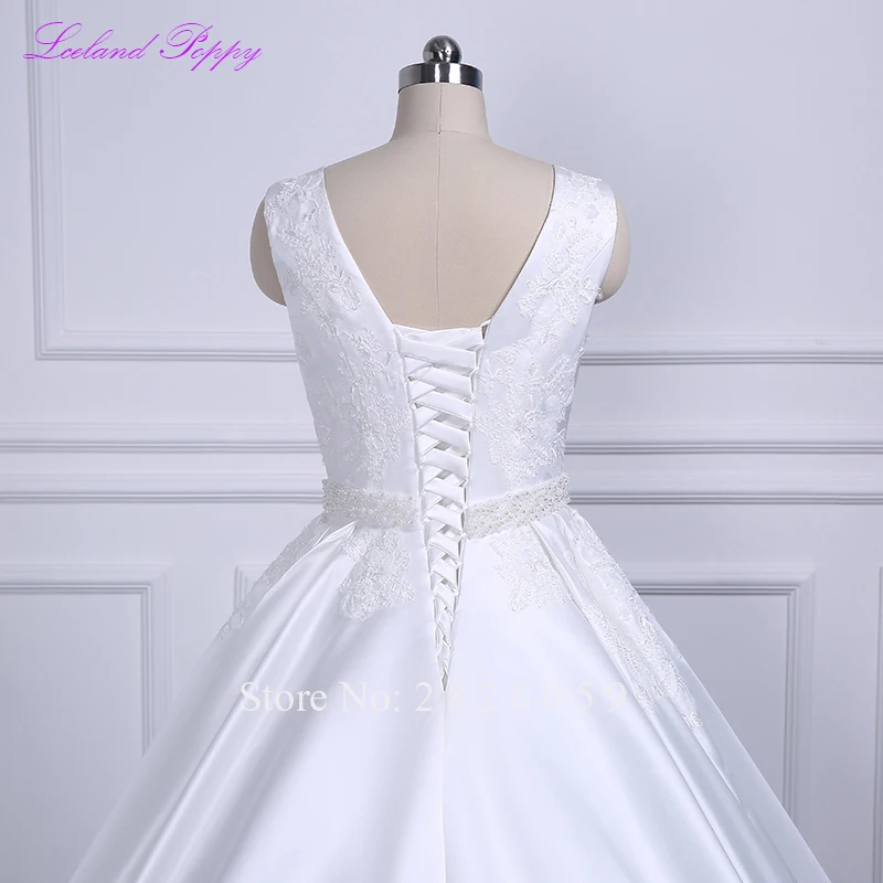 Женские Scalloped Neck a-line Кружевные Аппликации Свадебные платья без рукавов вышито бисером с блестками Империя талии свадебное платье с Sash