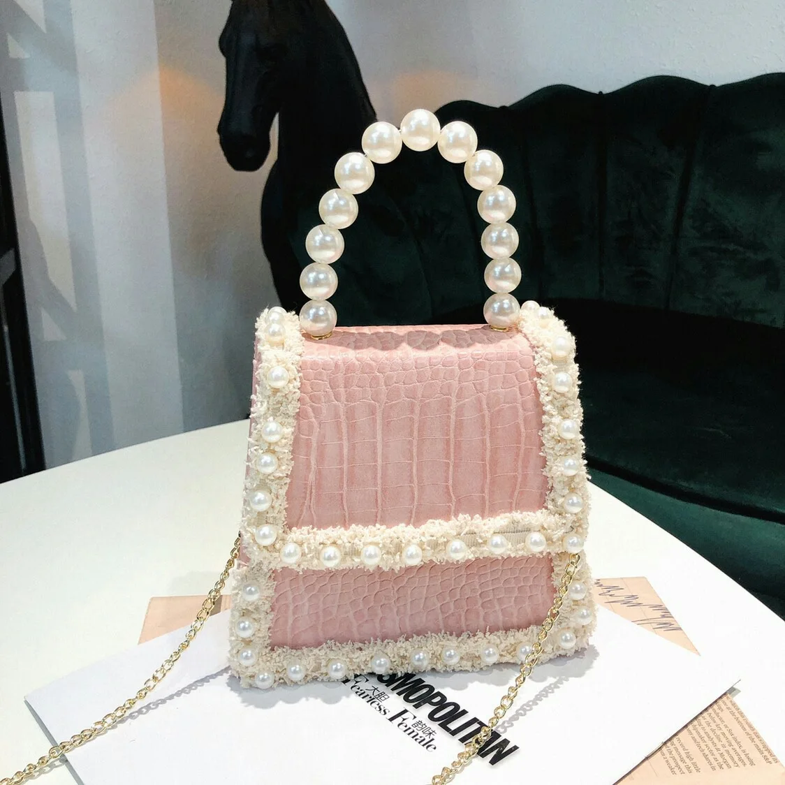 

Women Pearl Handle Shoulder Bags Ladies Handbags Beads With Fur Messenger Crossbody Bags For Girls Ladies