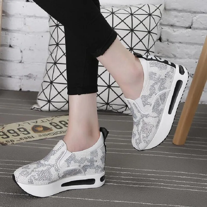 

New 2017 Spring Women's Autumn Slip-on Platform Shoes Black+White Pedal Fashion Rhinestone Casual Boot Shoes