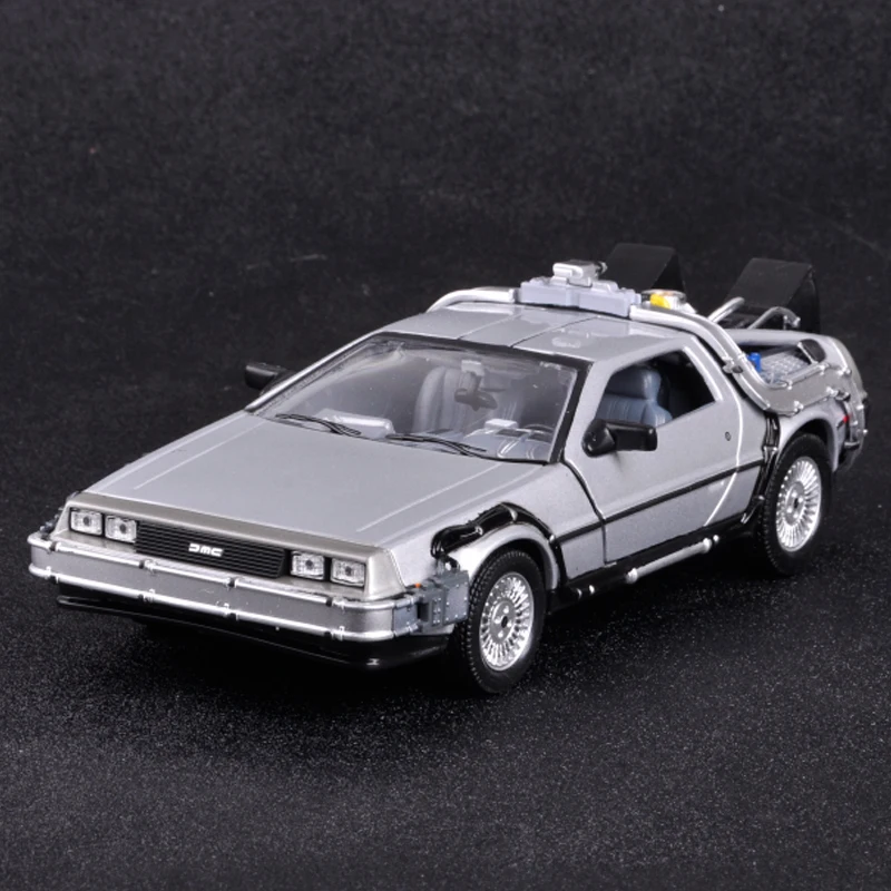 Машинка для литья под давлением Welly Back To Future недорогая детская машинка 1:24 1 2 3 раз