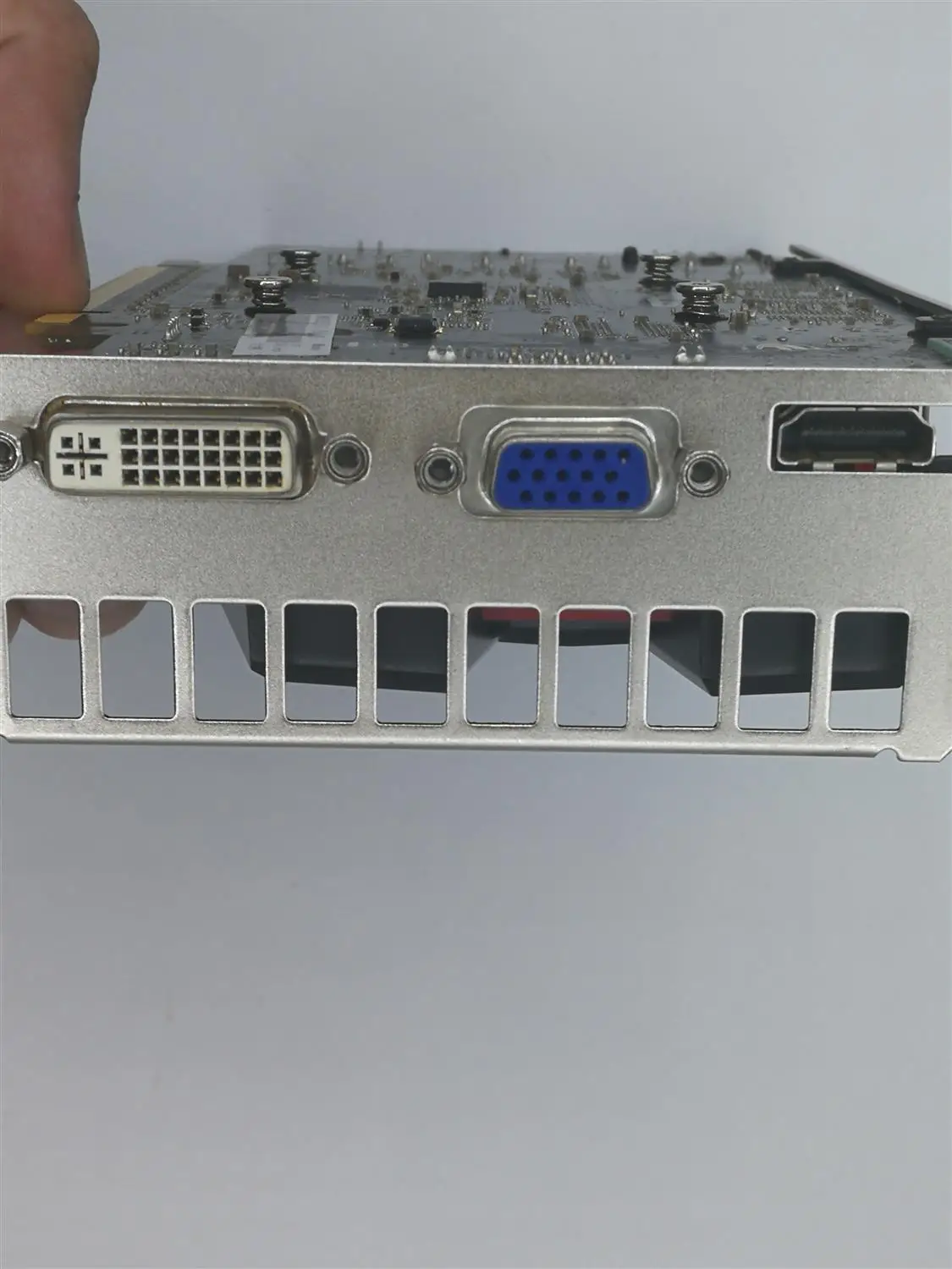 Б/у оригинальная Видеокарта ASUS GTX 550Ti real 1G GDDR5 192 бит HD 100% Протестировано хорошо!|video