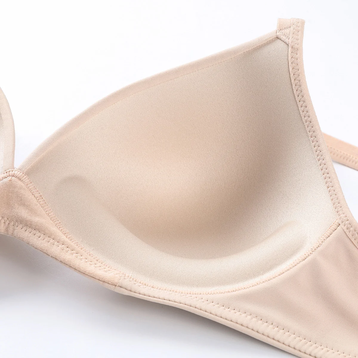 Goedkoop Vrouwen Zachte Naadloze Licht Gevoerd Draad Gratis Plunge Lift T Shirt Bh