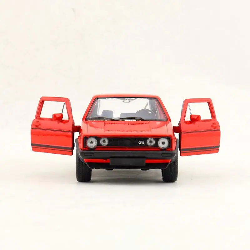Модель автомобиля из 1:36 сплава, классический автомобиль с высокой имитацией, 2 двери, металлические литые игрушки