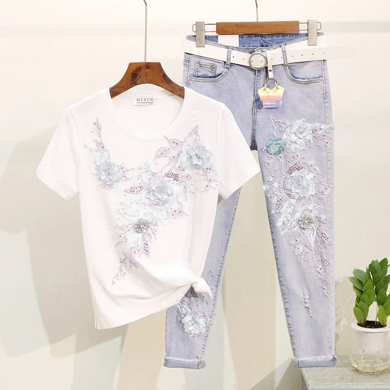 

Summer Floral Jeans Set Women 2019 New Embroidery Flower T-shirt + Broken Hole Small Foot Denim Pants Two Piece Sets Suits
