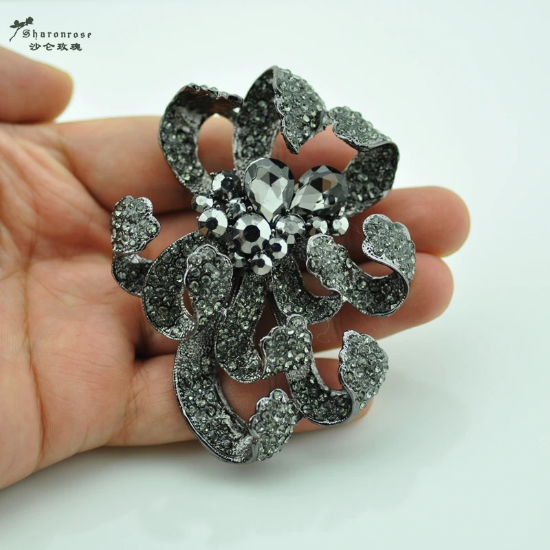 New Fashion Crystal Rhinestone decorative Flower Brooch Pin For Women