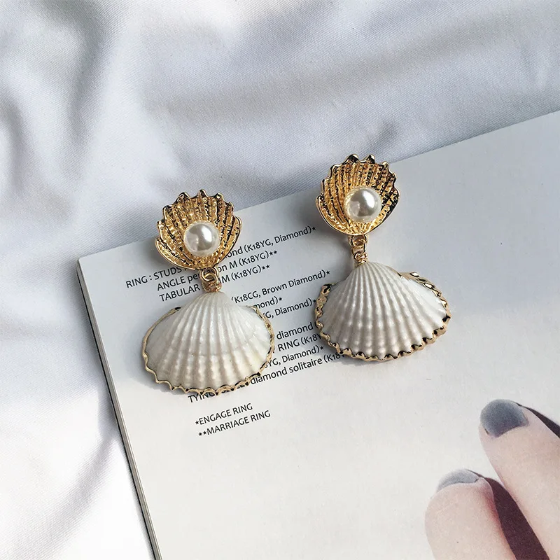 

Ruifan Fashion Women Natural Shell Stud Earrings Summer Boho Bikini Jewelry Gold Color Simple Pearl Earrings for Girl YEA303